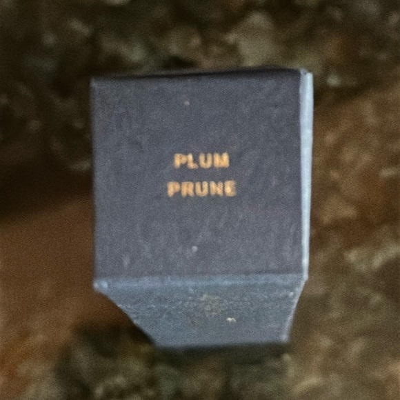 NWT Beautycounter Sheer Lipstick in Plum - Picture 3 of 3